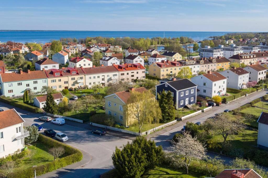 Toppmodernt Litet Hus Naera Kalmar Slott Och Havet Exterior photo